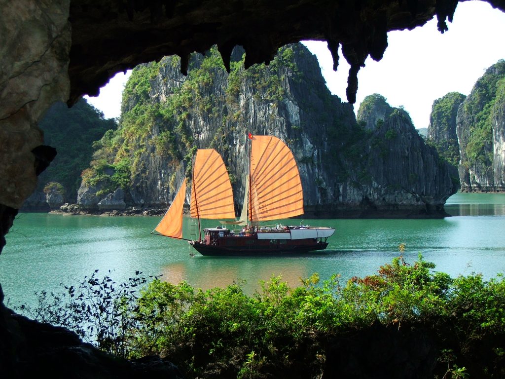 Newton studied the tides in Ha Long Bay